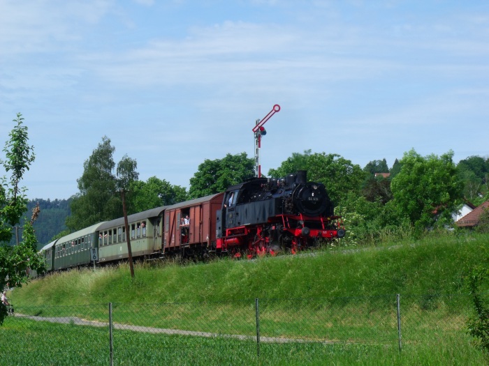 64 419 Zug Schorndorf→Welzheim, hinter Oberndorf, um 11:13h am 09.06.2019