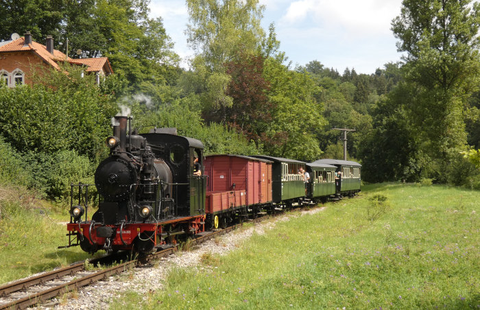 W.N.12 mit P1 Neresheim&rarr;Katzenstein hinter Steinmühle nahe den ehemaligen Härtsfeldwerken, um 11.23hh am 04.08.2024
